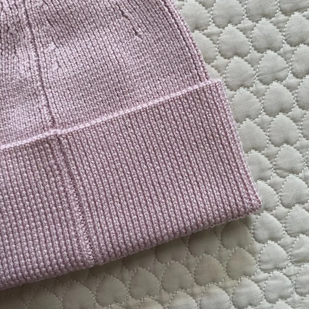 NWT Moose Knuckles Women's knit Rose Smoke Snowbank Beanie 100% Merino Wool